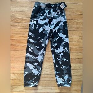 Under Armour boys size 6 sweatpants brand new with tag
